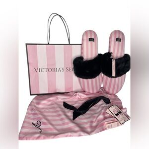 NWT Victoria's Secret Pink Striped Black Faux Fur Tops Indoor Mule Slippers 9-10